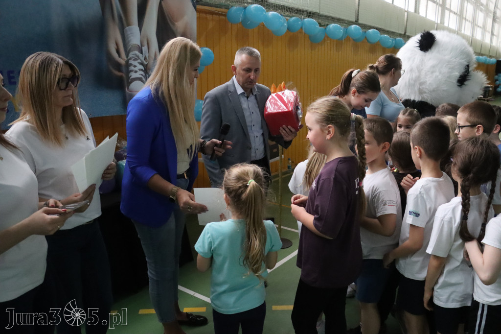 Fotorelacja II: Niebieskie Igrzyska zorganizowane przez SP4 w Zawierciu