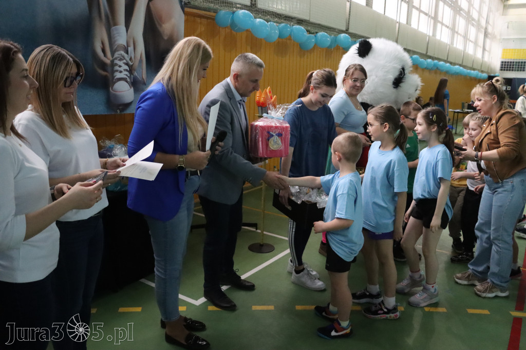 Fotorelacja II: Niebieskie Igrzyska zorganizowane przez SP4 w Zawierciu
