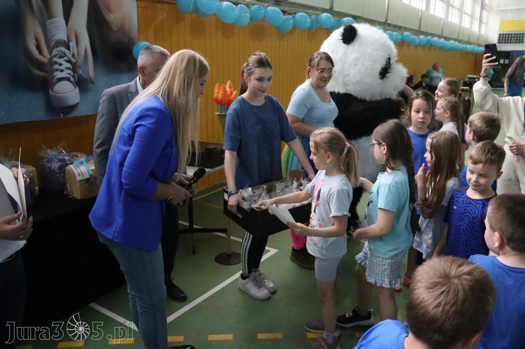 Fotorelacja II: Niebieskie Igrzyska zorganizowane przez SP4 w Zawierciu