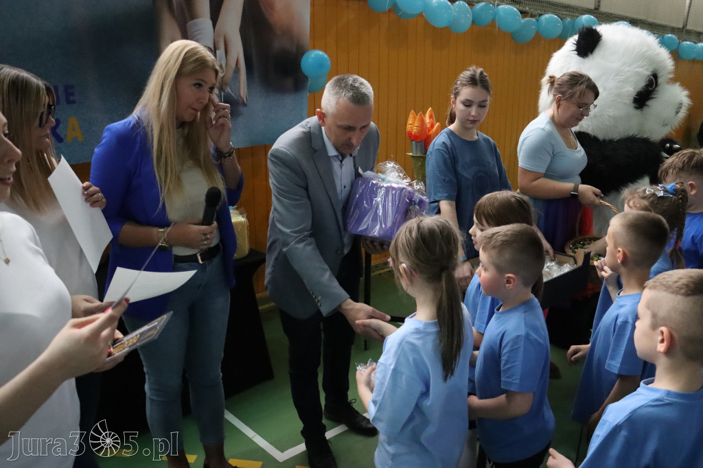 Fotorelacja II: Niebieskie Igrzyska zorganizowane przez SP4 w Zawierciu