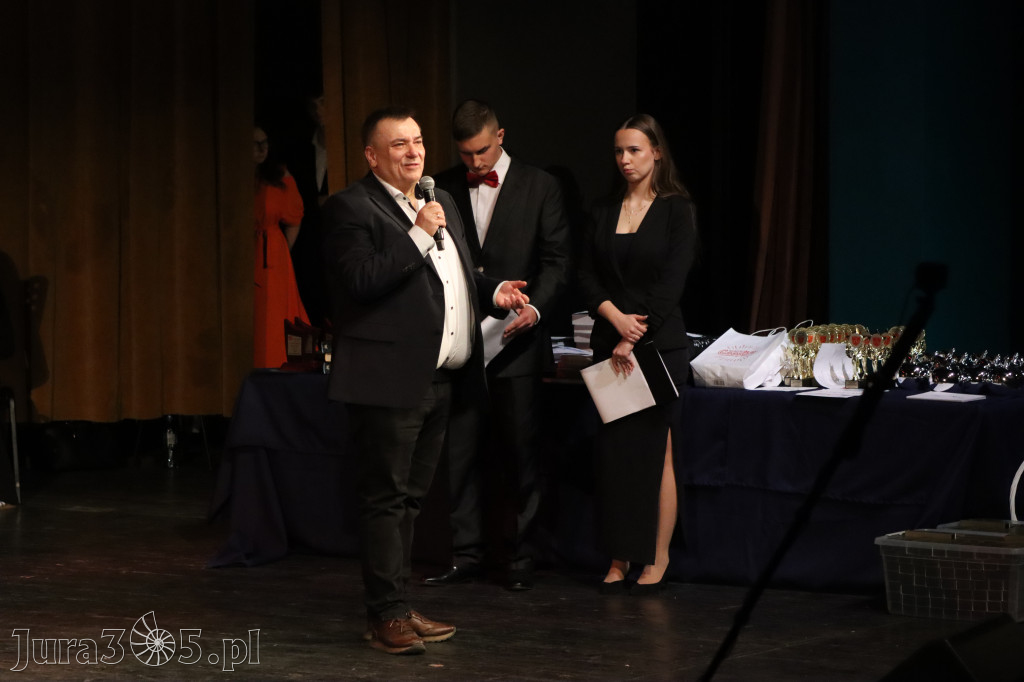 Fotorelacja I: Zakończenie roku szkolnego klas maturalnych I LO w Zawierciu