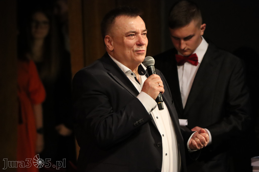 Fotorelacja I: Zakończenie roku szkolnego klas maturalnych I LO w Zawierciu