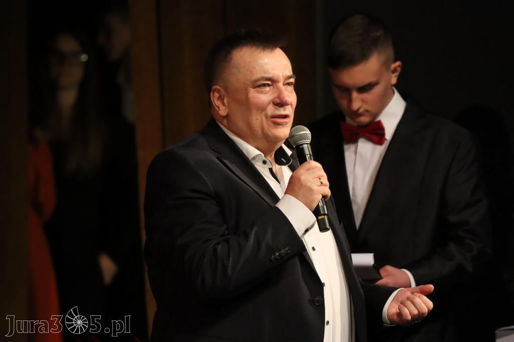 Fotorelacja I: Zakończenie roku szkolnego klas maturalnych I LO w Zawierciu