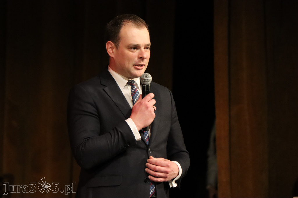 Fotorelacja I: Zakończenie roku szkolnego klas maturalnych I LO w Zawierciu