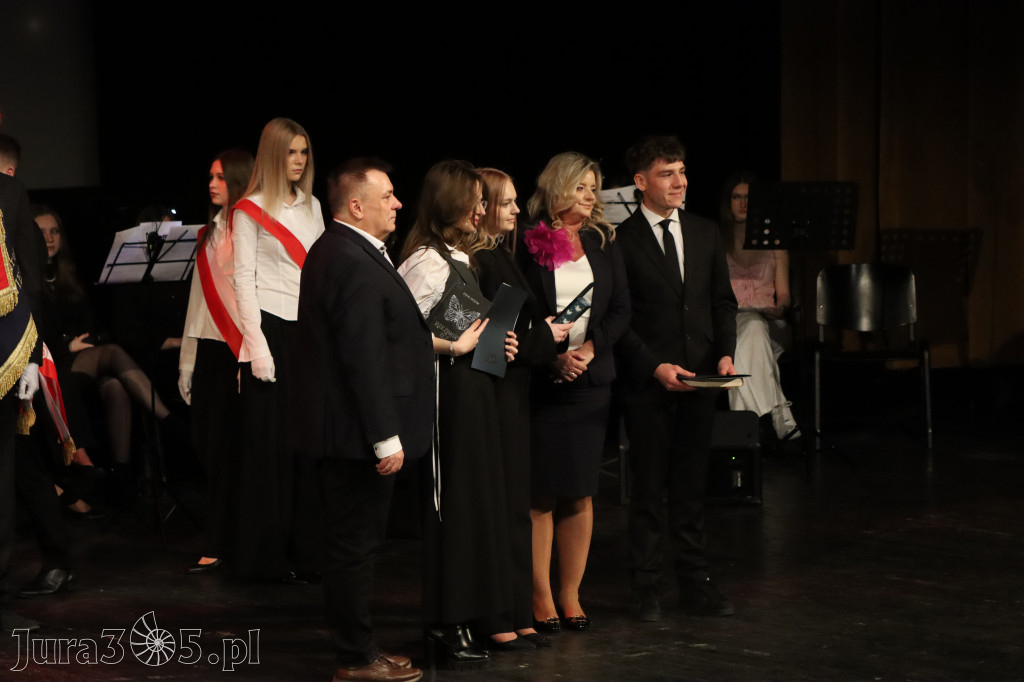 Fotorelacja I: Zakończenie roku szkolnego klas maturalnych I LO w Zawierciu