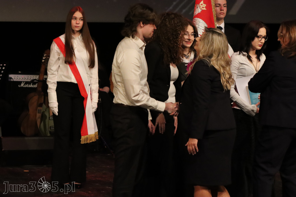 Fotorelacja I: Zakończenie roku szkolnego klas maturalnych I LO w Zawierciu