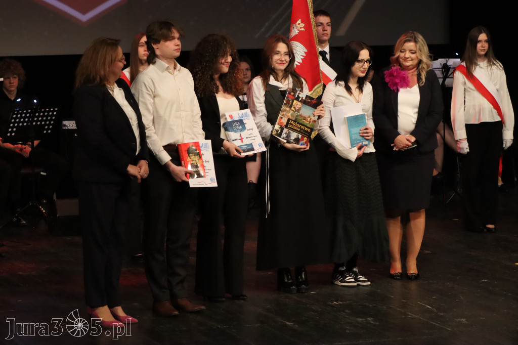 Fotorelacja I: Zakończenie roku szkolnego klas maturalnych I LO w Zawierciu