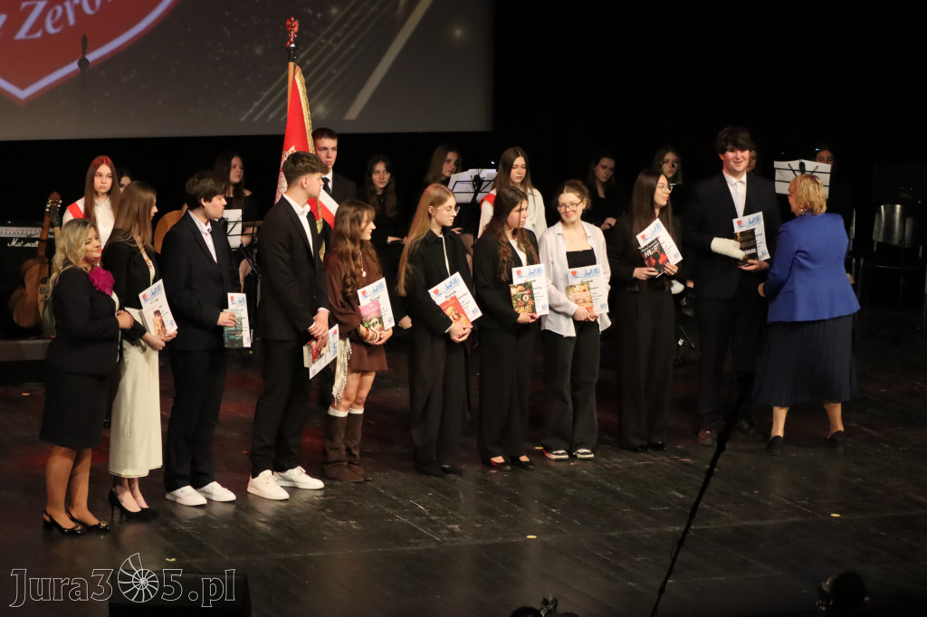 Fotorelacja I: Zakończenie roku szkolnego klas maturalnych I LO w Zawierciu