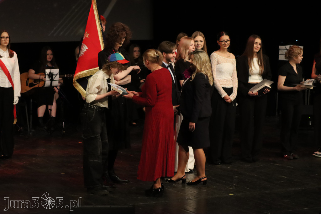 Fotorelacja I: Zakończenie roku szkolnego klas maturalnych I LO w Zawierciu