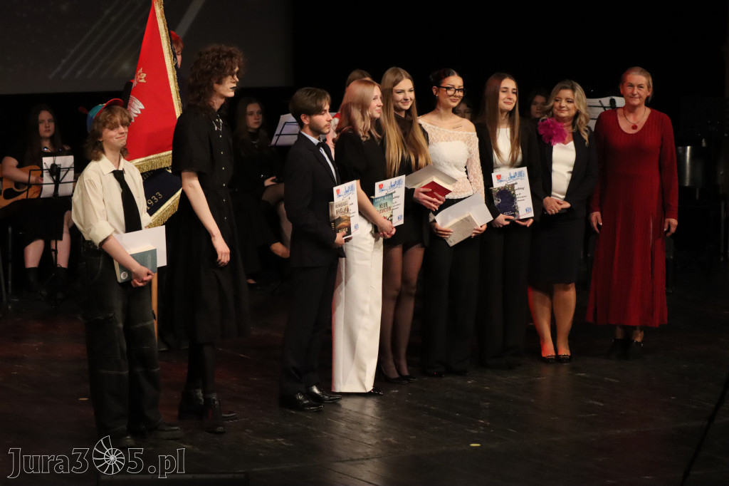 Fotorelacja I: Zakończenie roku szkolnego klas maturalnych I LO w Zawierciu