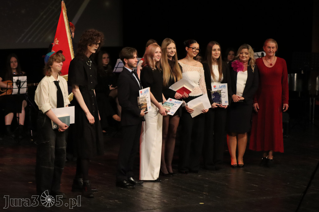 Fotorelacja I: Zakończenie roku szkolnego klas maturalnych I LO w Zawierciu