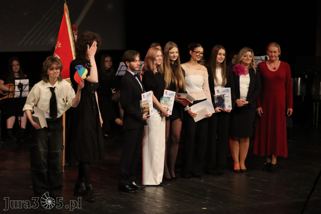Fotorelacja I: Zakończenie roku szkolnego klas maturalnych I LO w Zawierciu
