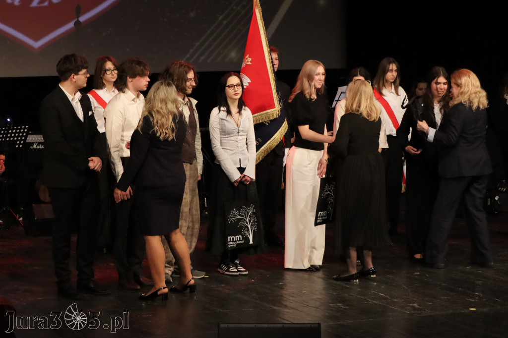 Fotorelacja I: Zakończenie roku szkolnego klas maturalnych I LO w Zawierciu