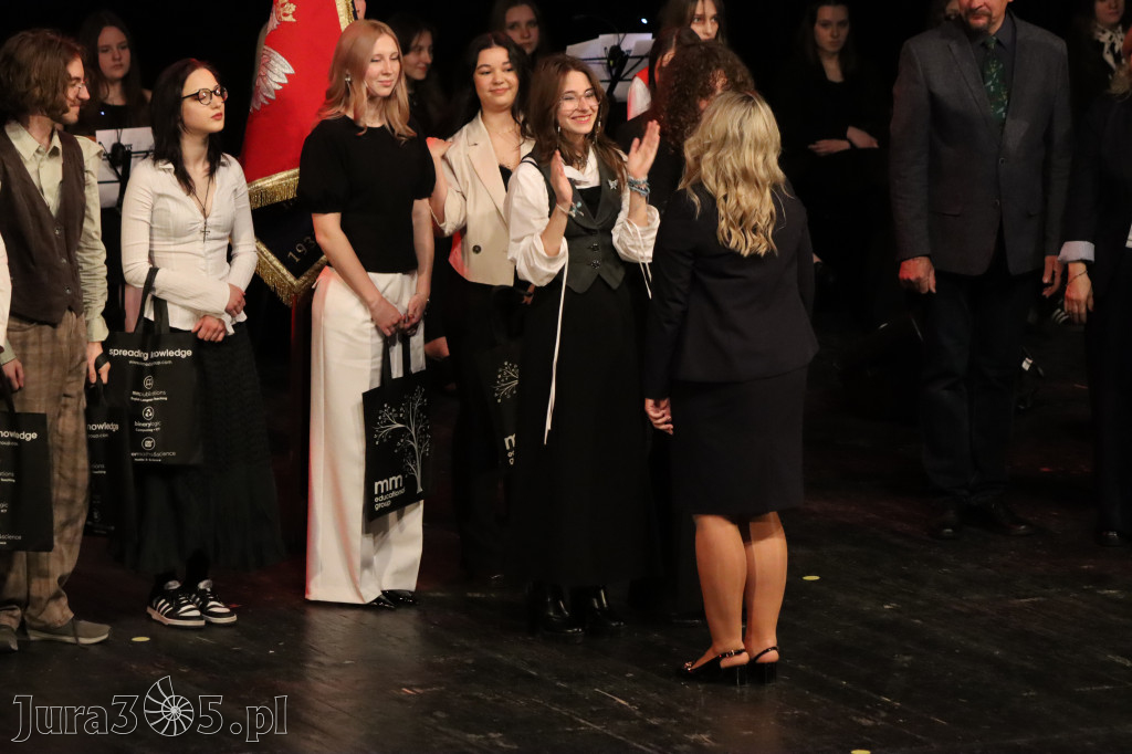 Fotorelacja I: Zakończenie roku szkolnego klas maturalnych I LO w Zawierciu