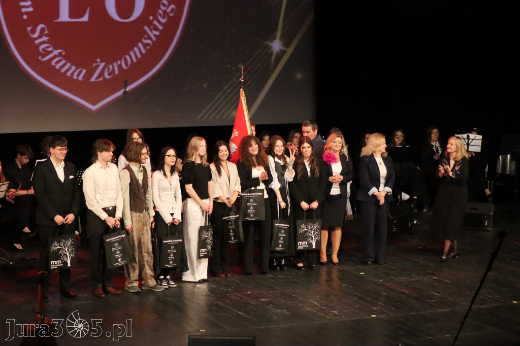 Fotorelacja I: Zakończenie roku szkolnego klas maturalnych I LO w Zawierciu