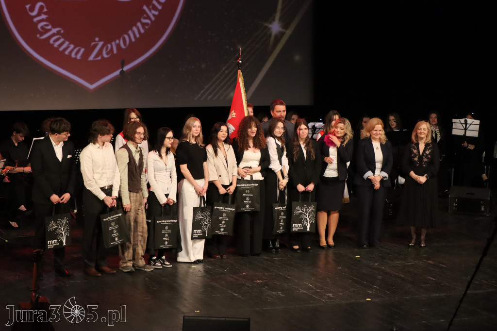 Fotorelacja I: Zakończenie roku szkolnego klas maturalnych I LO w Zawierciu