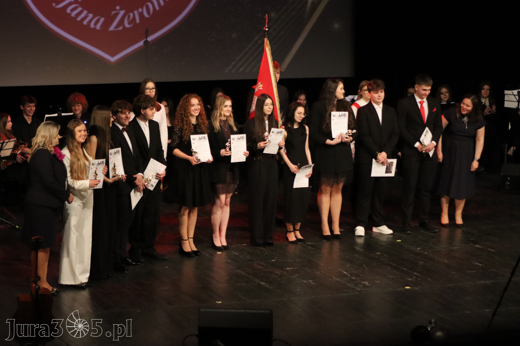 Fotorelacja II: Zakończenie roku szkolnego klas maturalnych I LO w Zawierciu