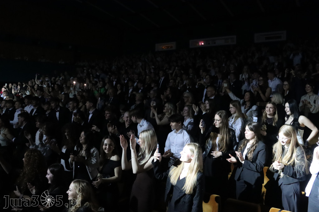 Fotorelacja II: Zakończenie roku szkolnego klas maturalnych I LO w Zawierciu
