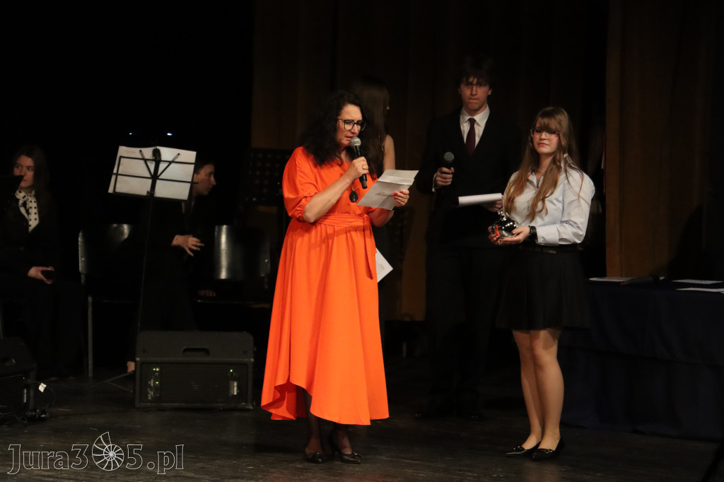 Fotorelacja II: Zakończenie roku szkolnego klas maturalnych I LO w Zawierciu