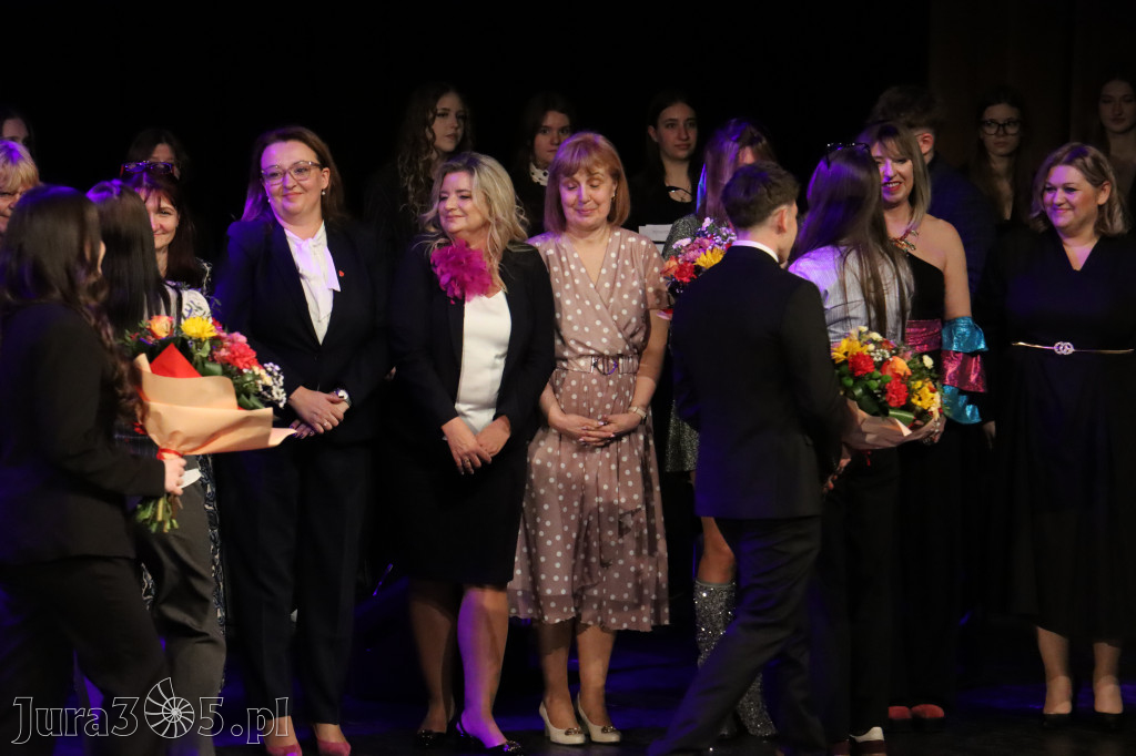 Fotorelacja III: Zakończenie roku szkolnego klas maturalnych I LO w Zawierciu