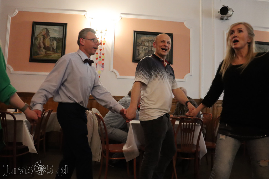 Fotorelacja: Wiosenna Potańcówka z DJ-em w Pałacyku nad Wartą w Zawierciu