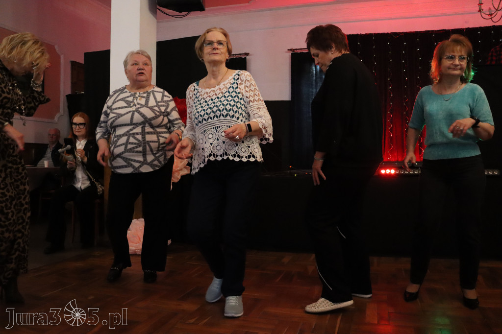 Fotorelacja: Wiosenna Potańcówka z DJ-em w Pałacyku nad Wartą w Zawierciu