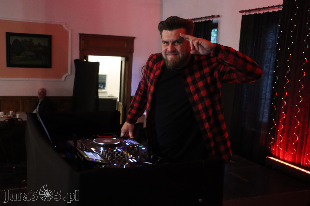 Fotorelacja: Wiosenna Potańcówka z DJ-em w Pałacyku nad Wartą w Zawierciu