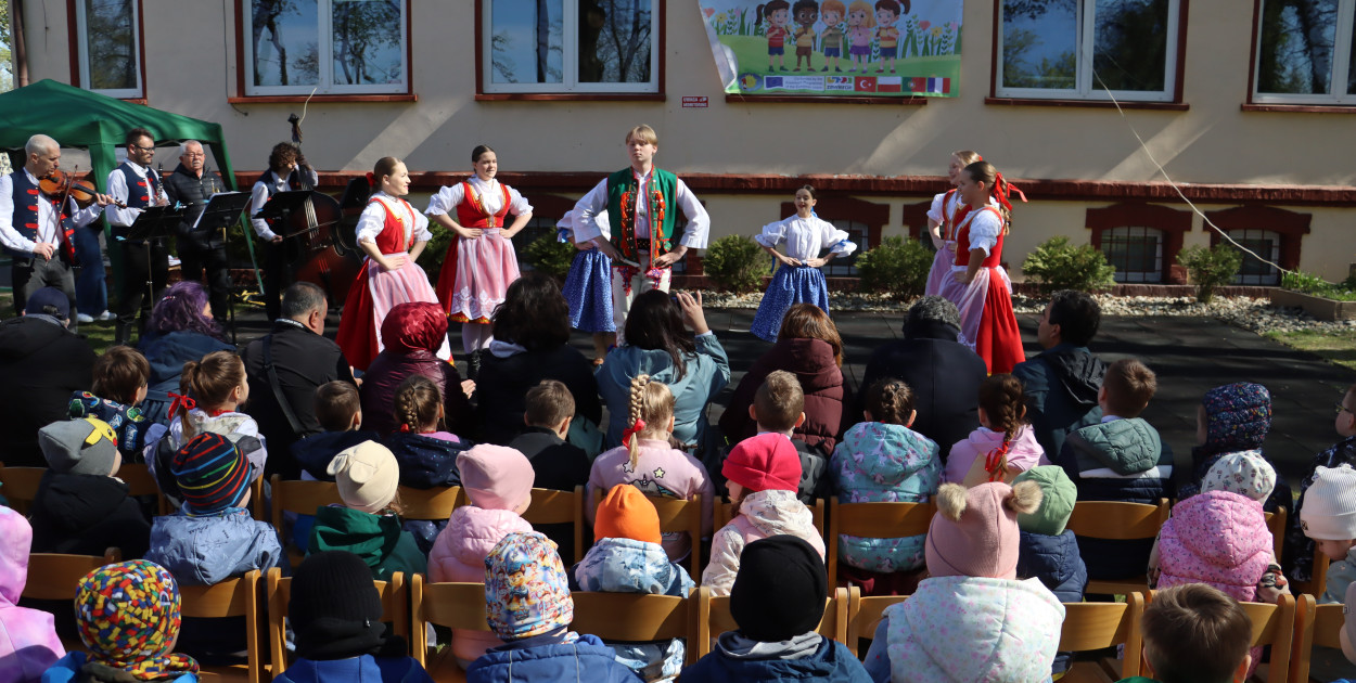 Fotorelacja: Powitanie partnerów projektu Erasmus+ w przedszkolu nr 1 w Zawierciu