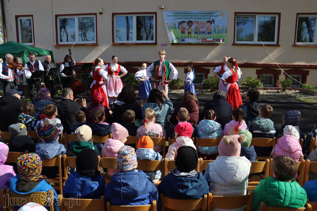 Fotorelacja: Powitanie partnerów projektu Erasmus+ w przedszkolu nr 1 w Zawierciu