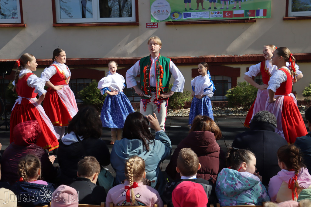 Fotorelacja: Powitanie partnerów projektu Erasmus+ w przedszkolu nr 1 w Zawierciu