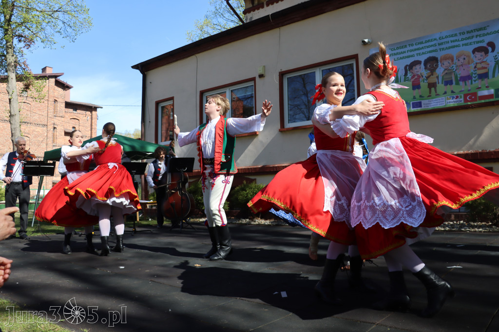 Fotorelacja: Powitanie partnerów projektu Erasmus+ w przedszkolu nr 1 w Zawierciu