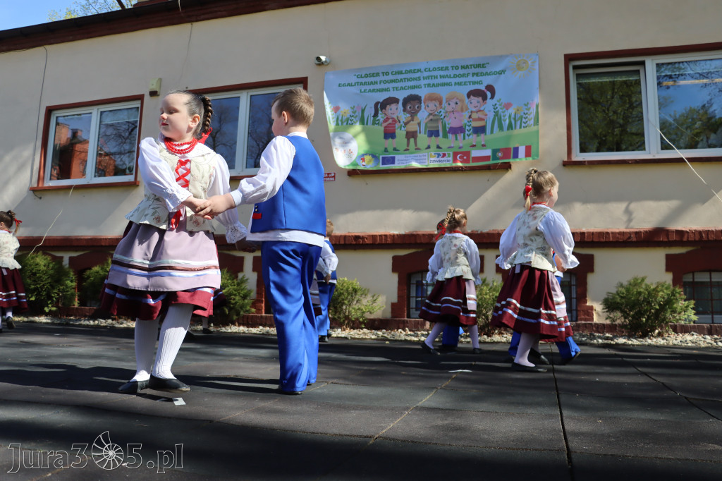 Fotorelacja: Powitanie partnerów projektu Erasmus+ w przedszkolu nr 1 w Zawierciu