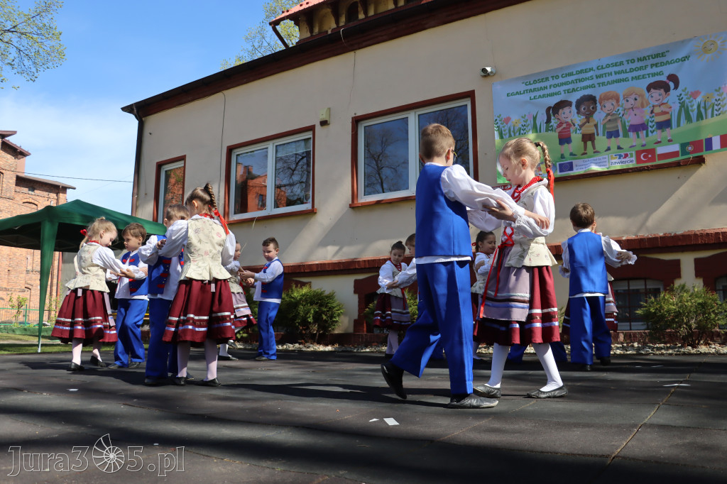 Fotorelacja: Powitanie partnerów projektu Erasmus+ w przedszkolu nr 1 w Zawierciu