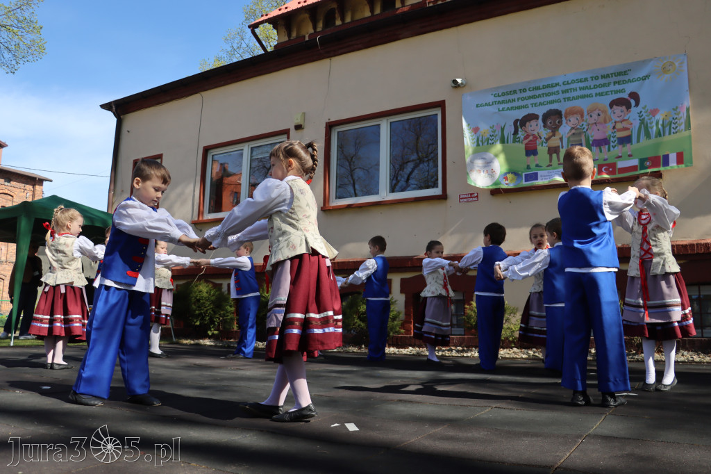 Fotorelacja: Powitanie partnerów projektu Erasmus+ w przedszkolu nr 1 w Zawierciu
