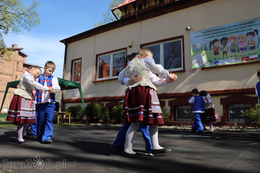 Fotorelacja: Powitanie partnerów projektu Erasmus+ w przedszkolu nr 1 w Zawierciu