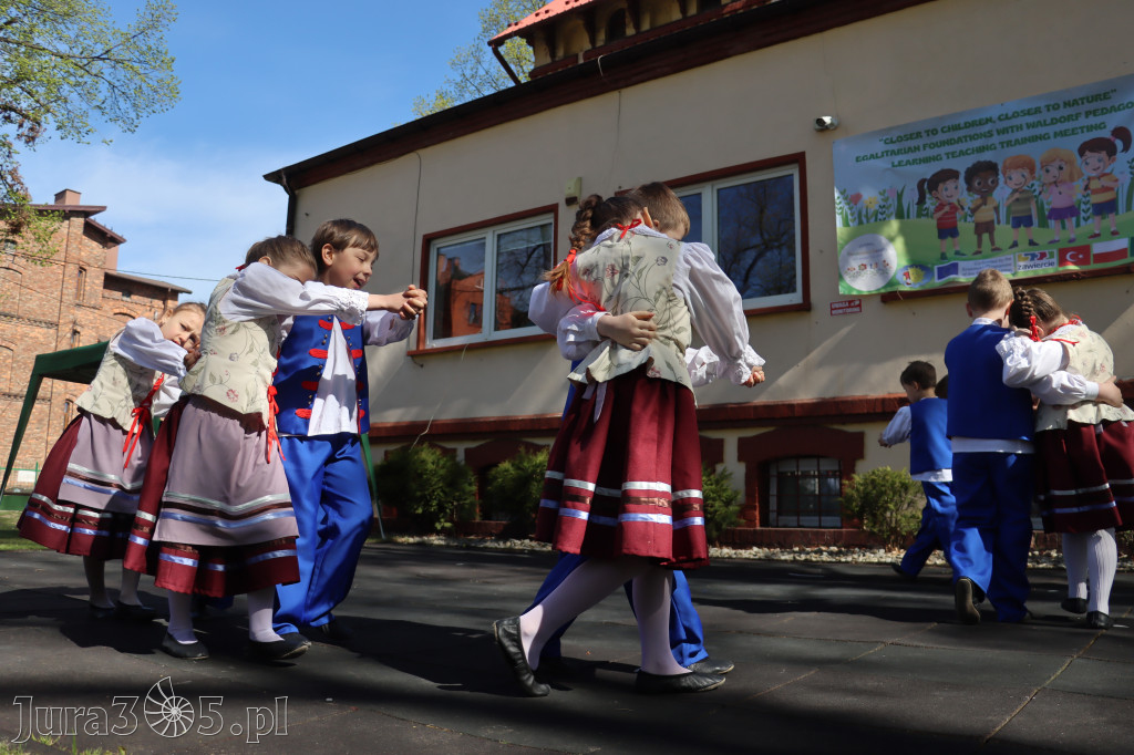 Fotorelacja: Powitanie partnerów projektu Erasmus+ w przedszkolu nr 1 w Zawierciu