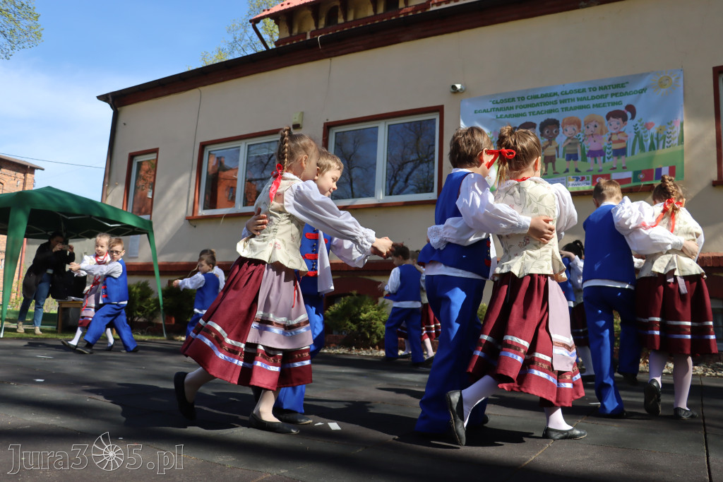 Fotorelacja: Powitanie partnerów projektu Erasmus+ w przedszkolu nr 1 w Zawierciu