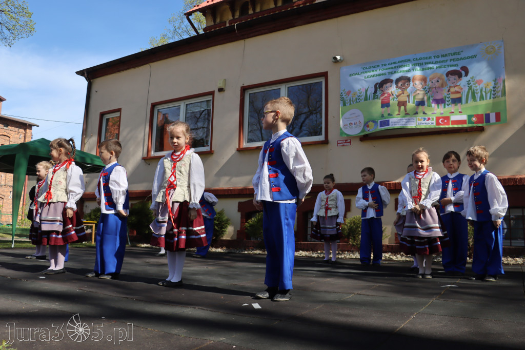 Fotorelacja: Powitanie partnerów projektu Erasmus+ w przedszkolu nr 1 w Zawierciu