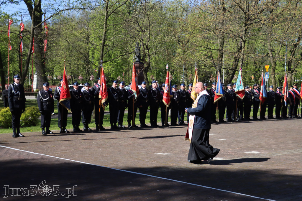 Fotorelacja Zawiercie: 235. rocznica uchwalenia Konstytucji 3 Maja