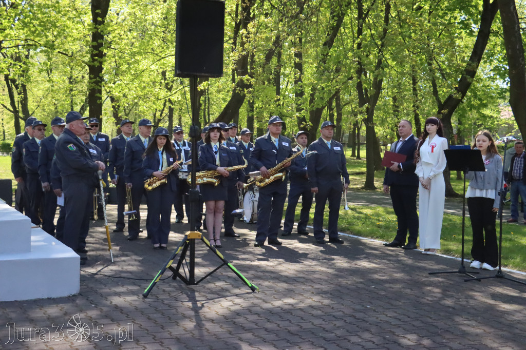 Fotorelacja Zawiercie: 235. rocznica uchwalenia Konstytucji 3 Maja