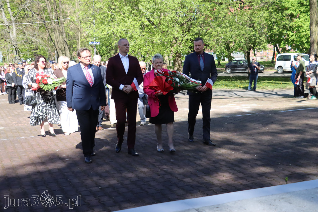 Fotorelacja Zawiercie: 235. rocznica uchwalenia Konstytucji 3 Maja