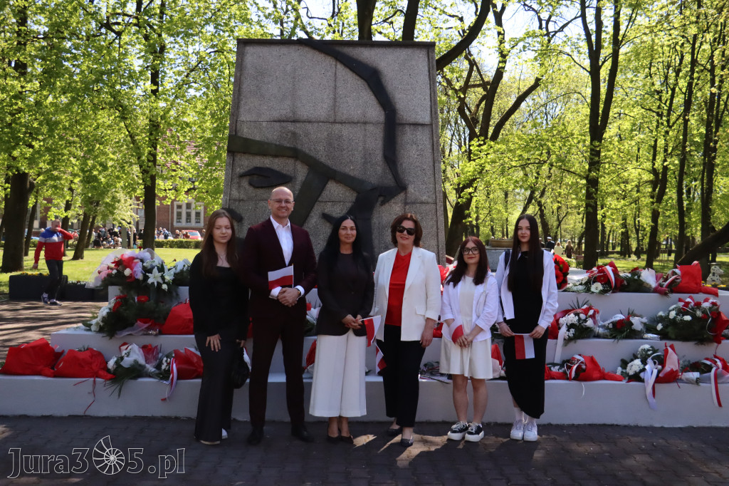 Fotorelacja Zawiercie: 235. rocznica uchwalenia Konstytucji 3 Maja