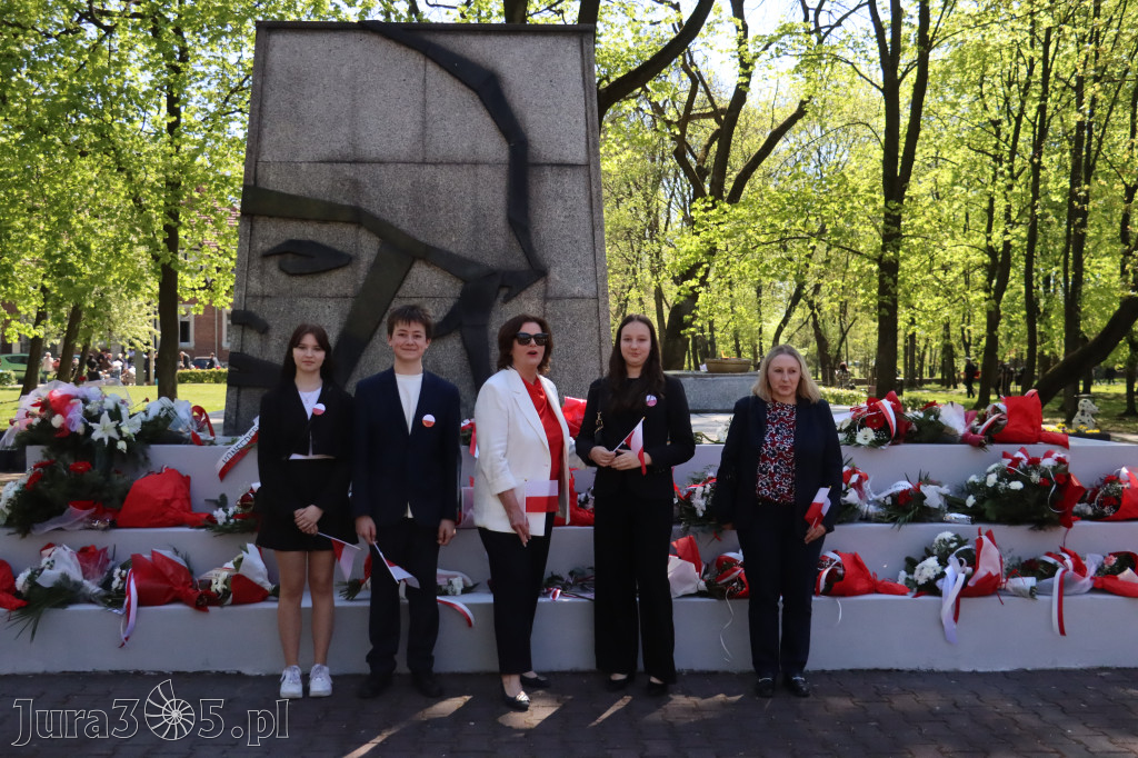 Fotorelacja Zawiercie: 235. rocznica uchwalenia Konstytucji 3 Maja