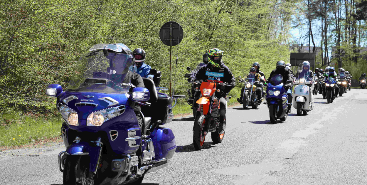 Fotorelacja I: IV Motopiknik w Łazach - parada motocykli