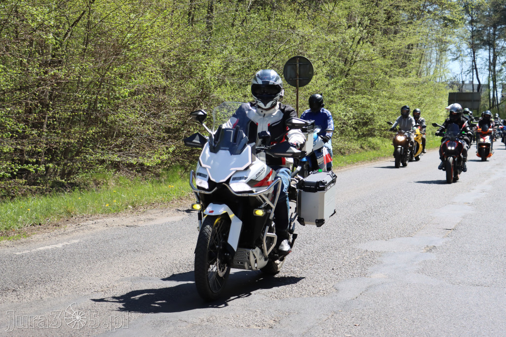 Fotorelacja I: IV Motopiknik w Łazach - parada motocykli