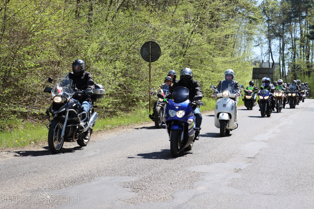 Fotorelacja I: IV Motopiknik w Łazach - parada motocykli