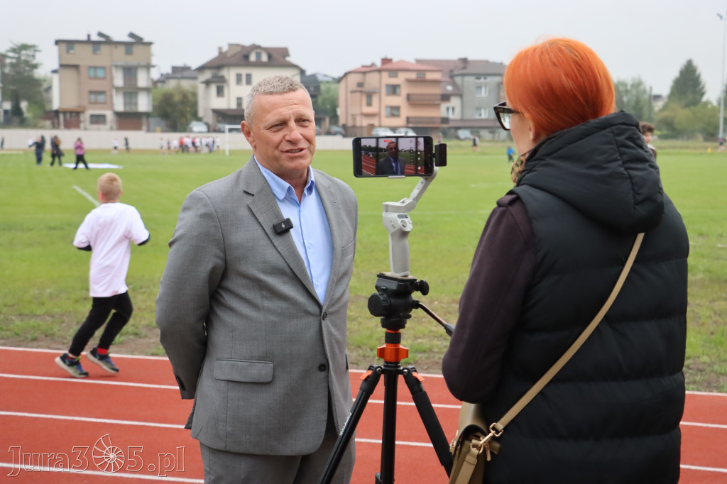 Fotorelacja: Uroczystość otwarcia stadionu miejskiego w Łazach po rewitalizacji