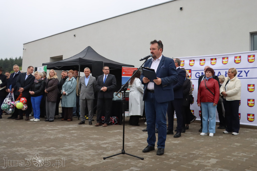 Fotorelacja: Uroczystość otwarcia stadionu miejskiego w Łazach po rewitalizacji