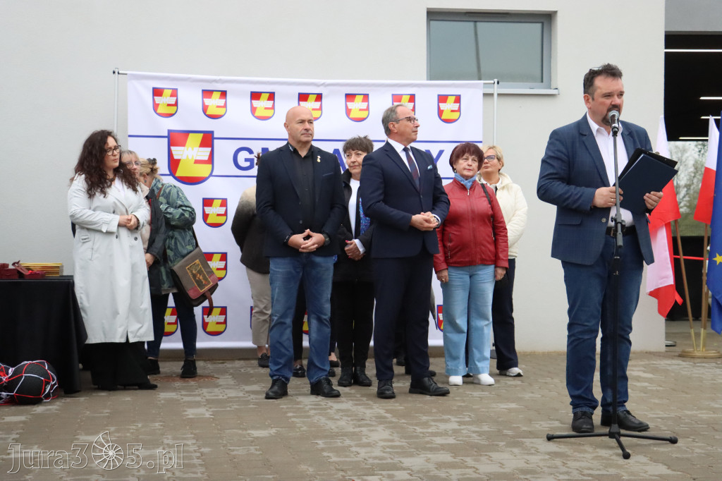 Fotorelacja: Uroczystość otwarcia stadionu miejskiego w Łazach po rewitalizacji