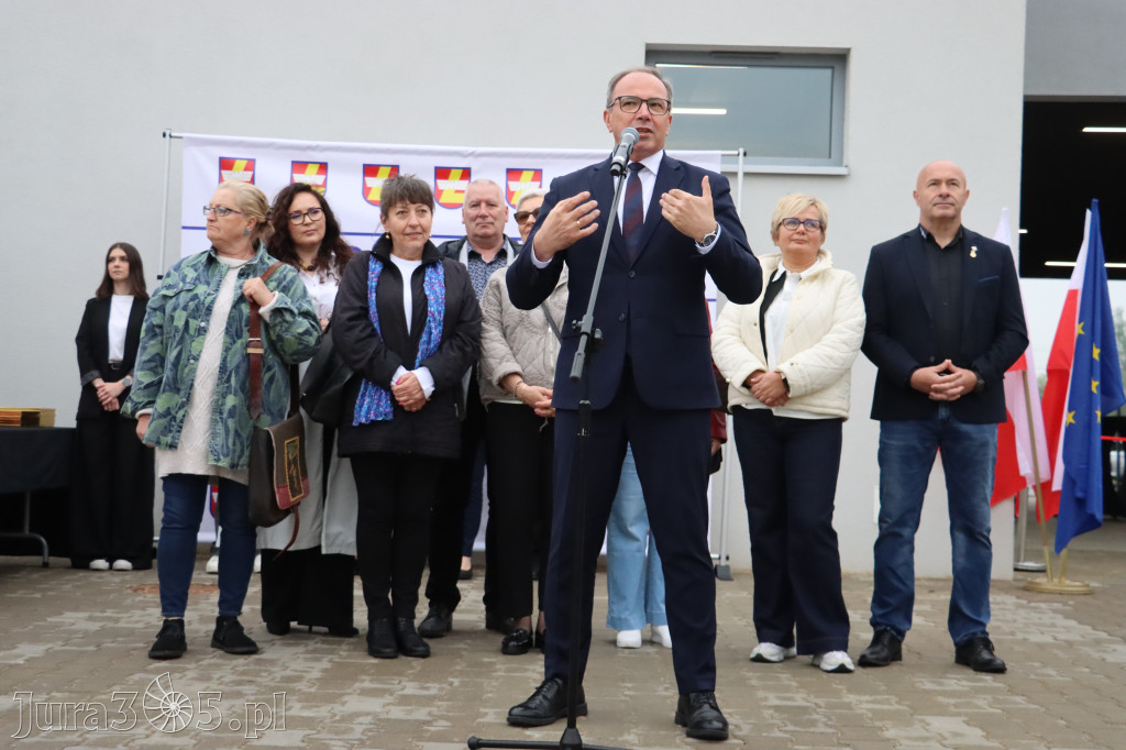 Fotorelacja: Uroczystość otwarcia stadionu miejskiego w Łazach po rewitalizacji
